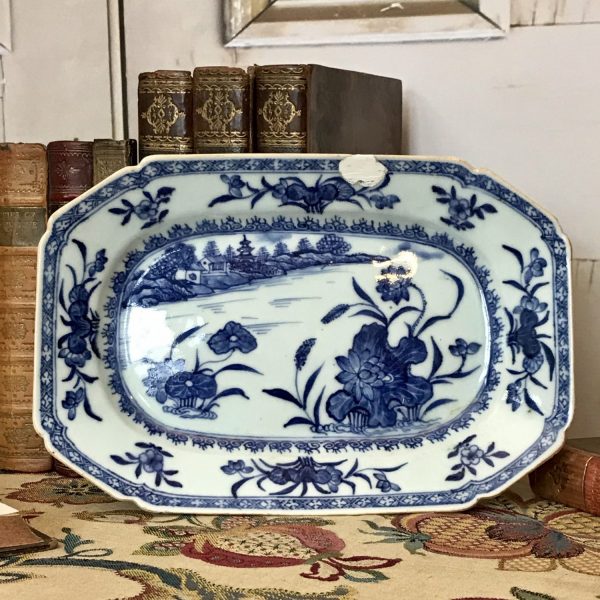 Chinese Export Porcelain Small Platter.