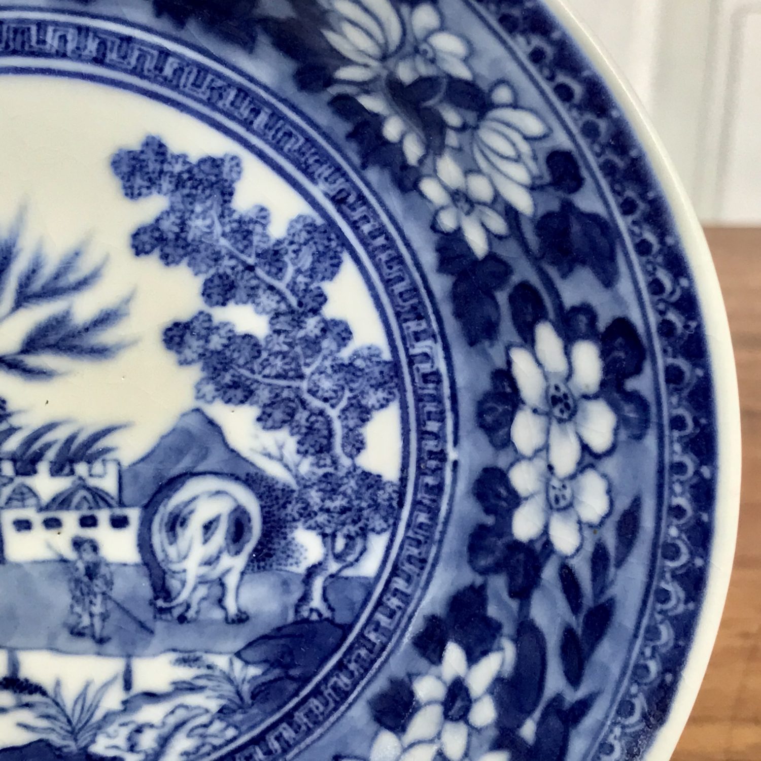 Chinese Export Porcelain ‘Elephant’ Pattern Saucer (a)