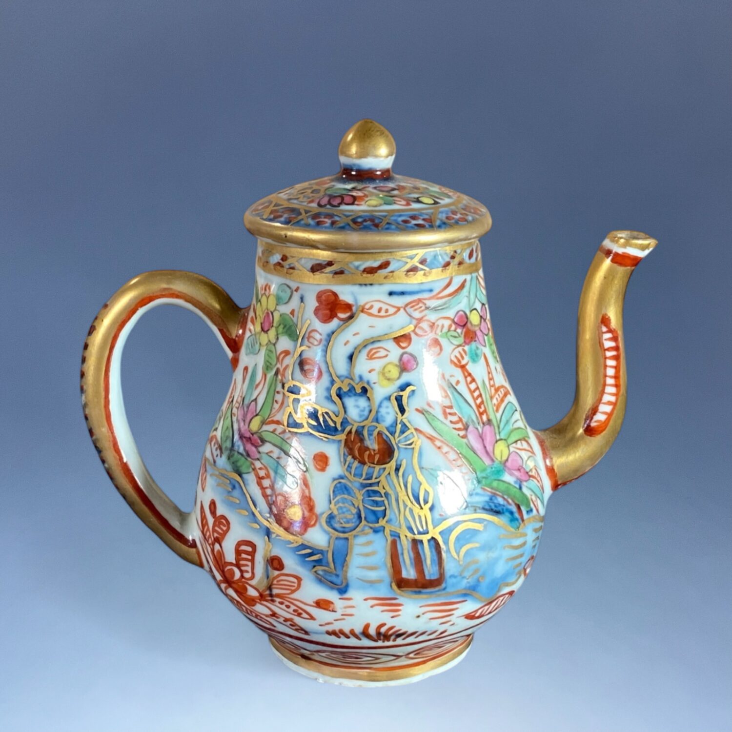C18th Chinese Export Small Wine Pot With Clobbered Decoration.