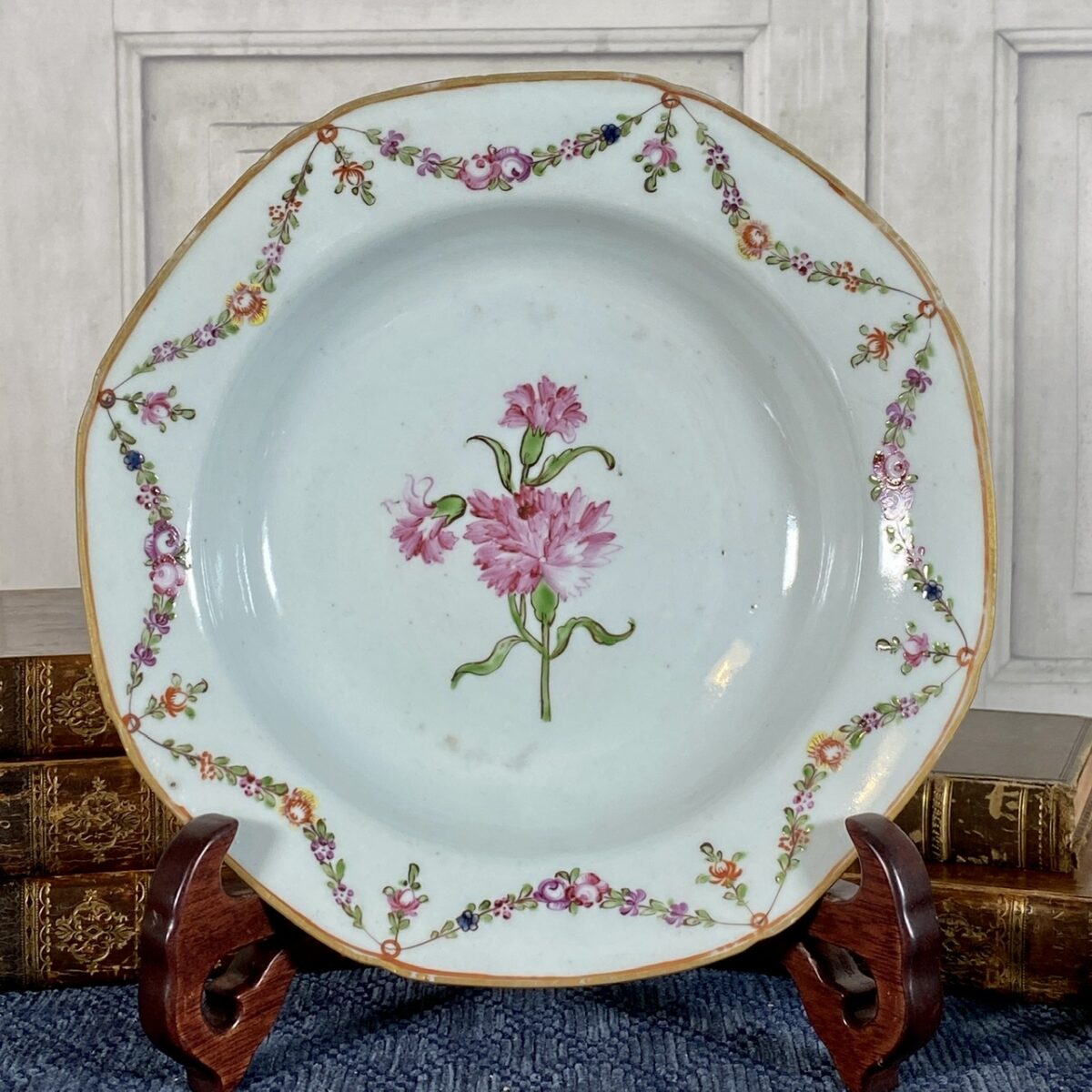 Chinese Export Porcelain Plate with Carnations. (c)