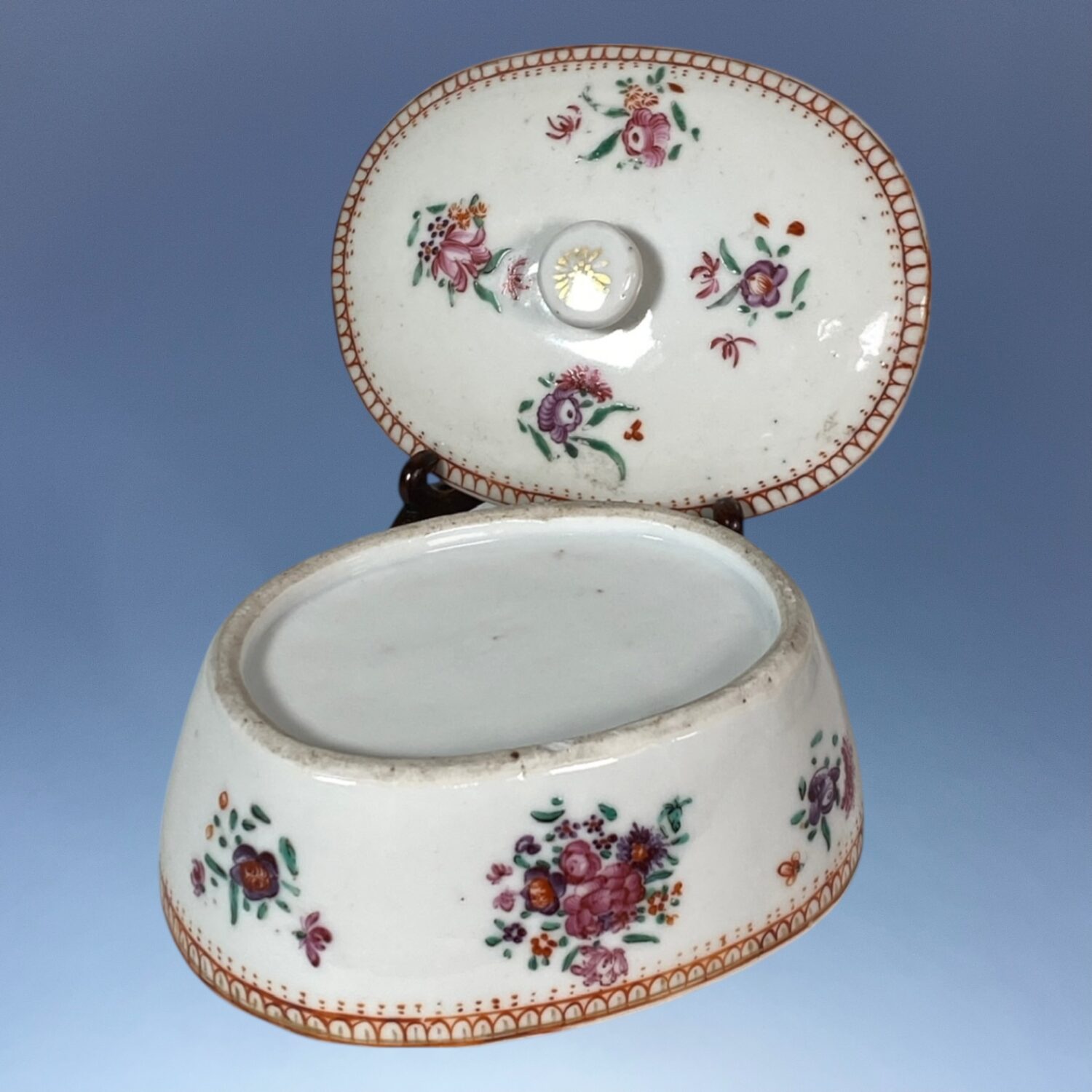 C18th Chinese Export Porcelain Butter Dish & Stand - Image 7