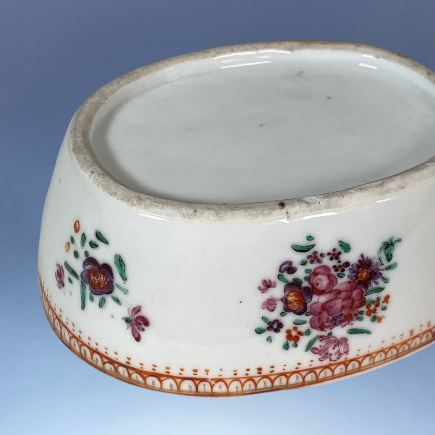 C18th Chinese Export Porcelain Butter Dish & Stand - Image 2