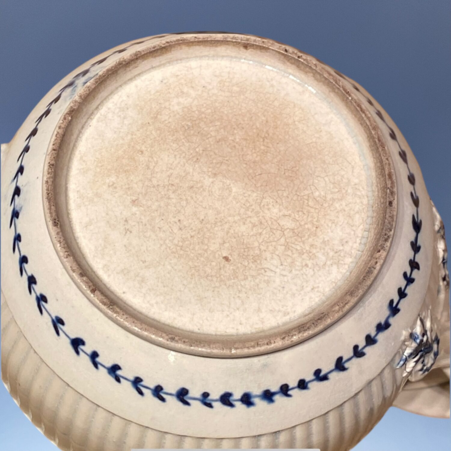 C18th English Pearlware Teapot & cover, c1790 - Image 3