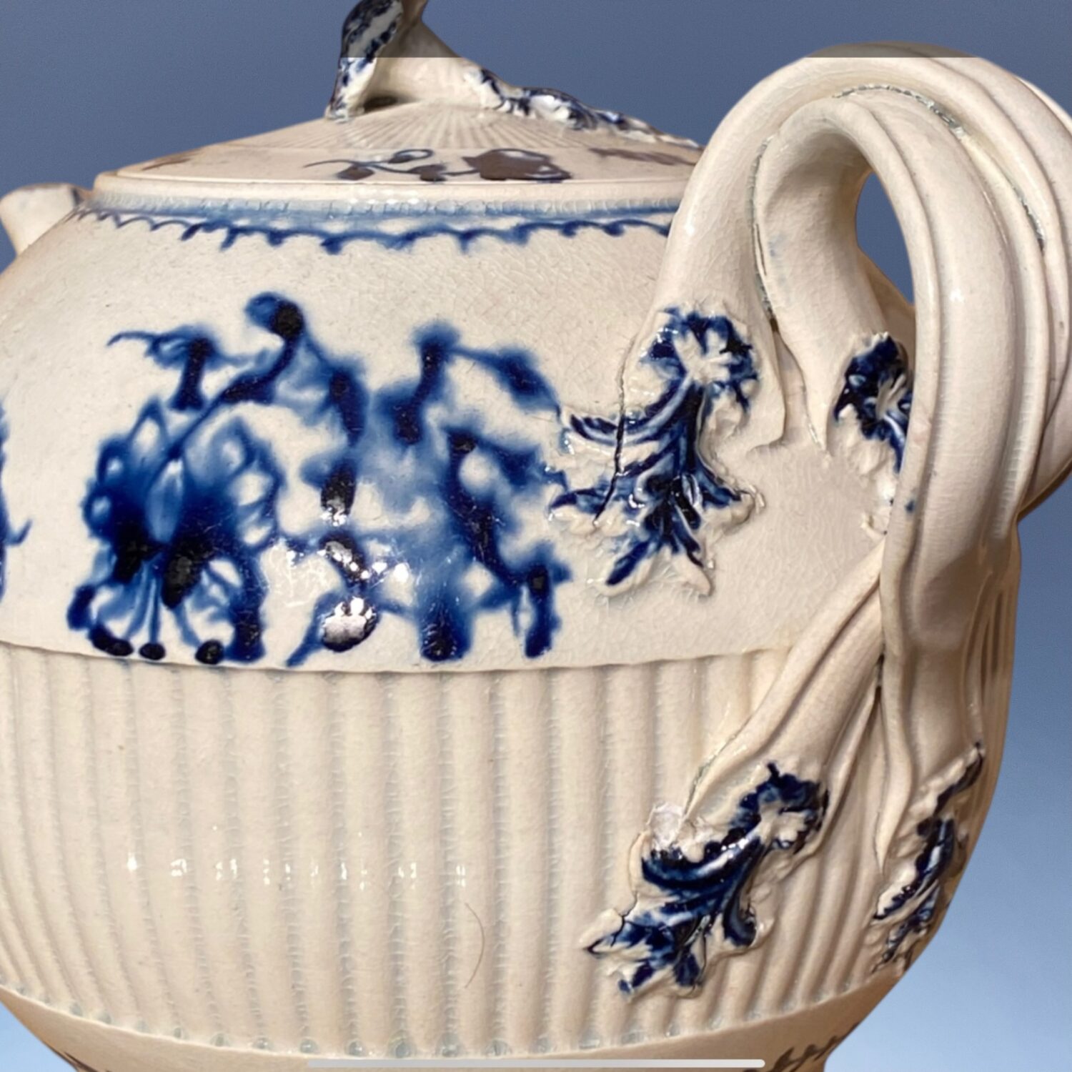 C18th English Pearlware Teapot & cover, c1790 - Image 7