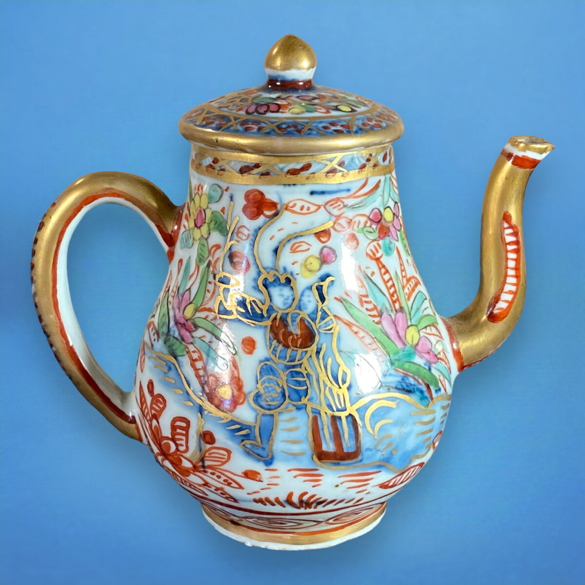 C18th Chinese Export Small Wine Pot With Clobbered Decoration.