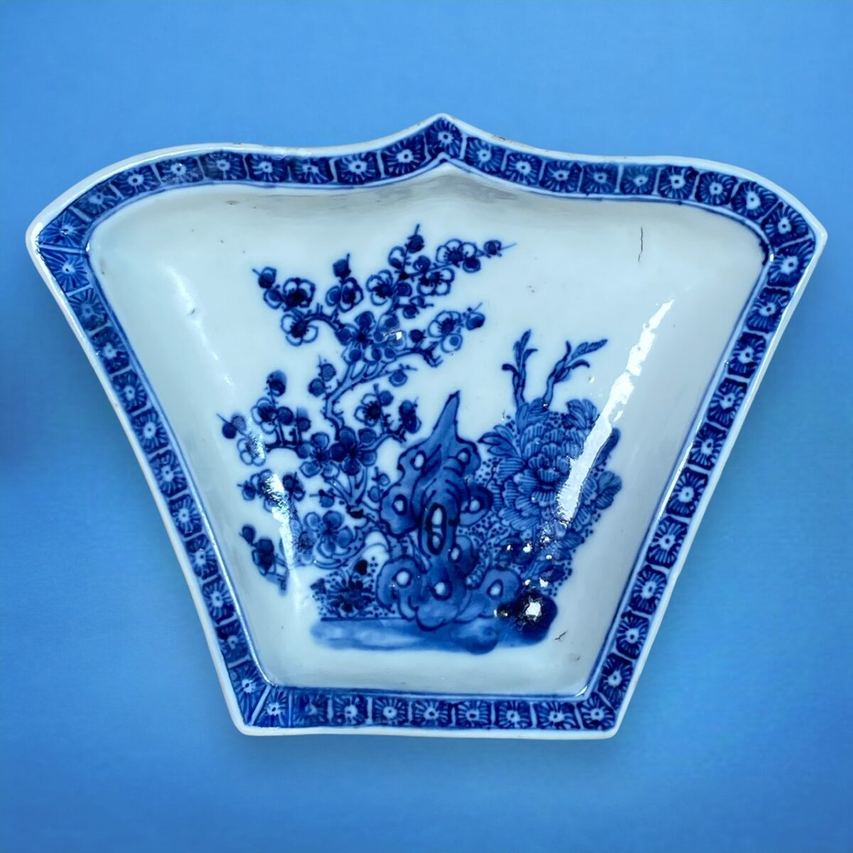 Chinese Export Porcelain Hors D’oeuvres Dish