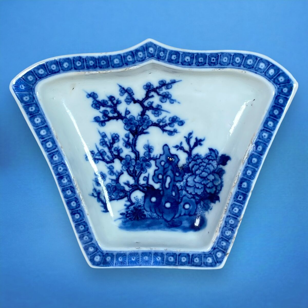 Chinese Export Porcelain Hors D’oeuvres Dish
