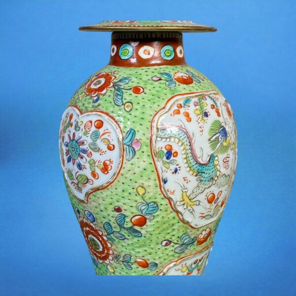 Chinese Export 'Clobbered' Vase (b) - Image 6