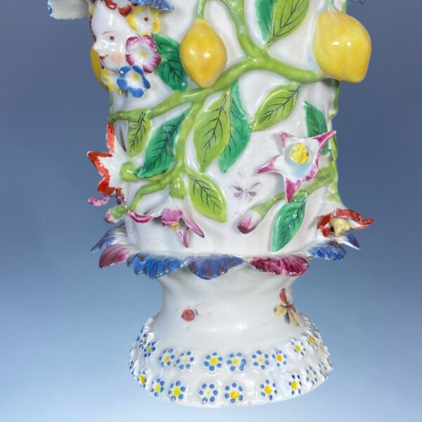 C18th Garniture of Bow Porcelain 'Frill' Vases & Covers. - Image 16