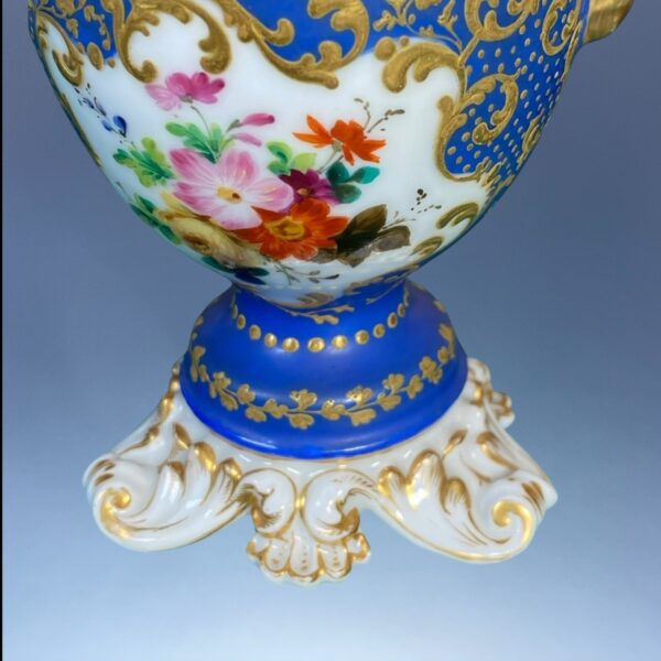 Pair of C19th Palais-Royal Porcelain Vases - Image 9