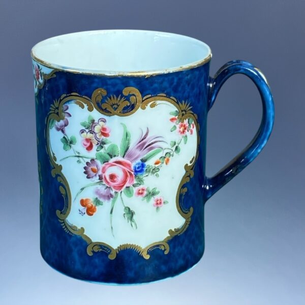 1st Period Worcester Porcelain Scale Blue Mug with Floral Panels. - Image 3