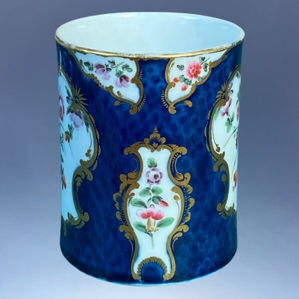 1st Period Worcester Porcelain Scale Blue Mug with Floral Panels. - Image 2
