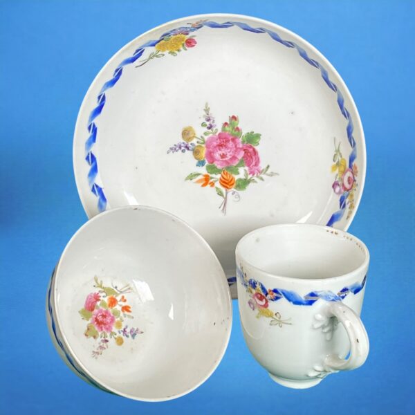 Unusual C18th Chinese Export Porcelain Trio, Meissen Style. - Image 3