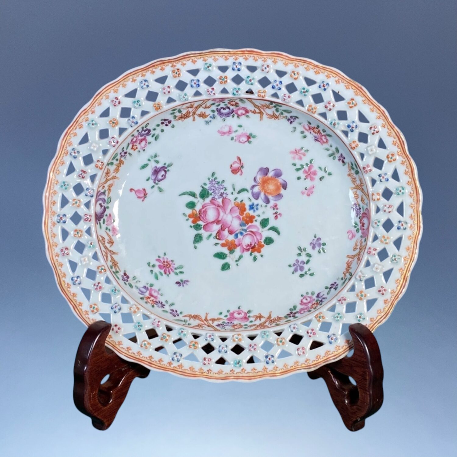 Qianlong - Chinese Export Porcelain Chestnut Basket & Stand. - Image 9