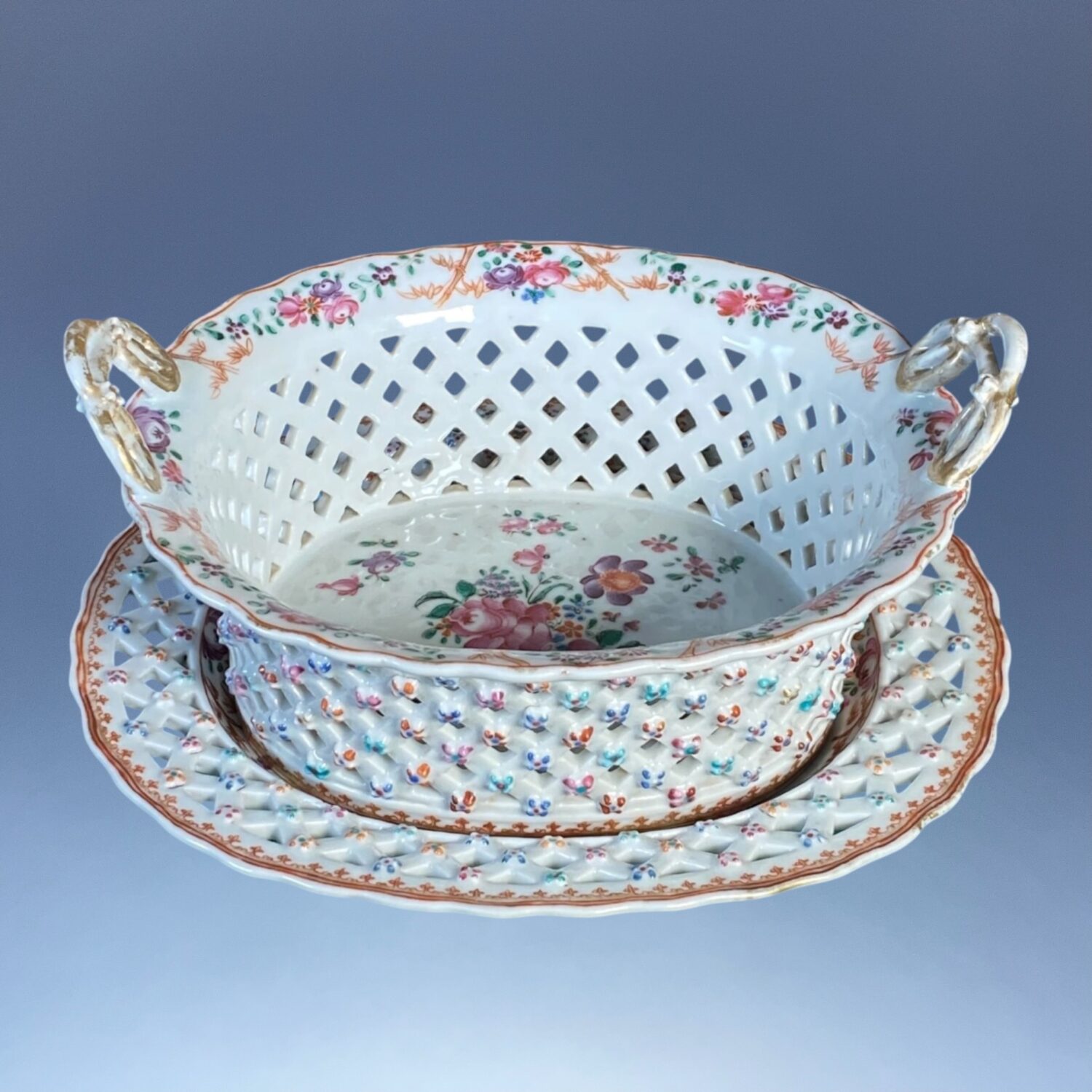 Qianlong - Chinese Export Porcelain Chestnut Basket & Stand. - Image 10