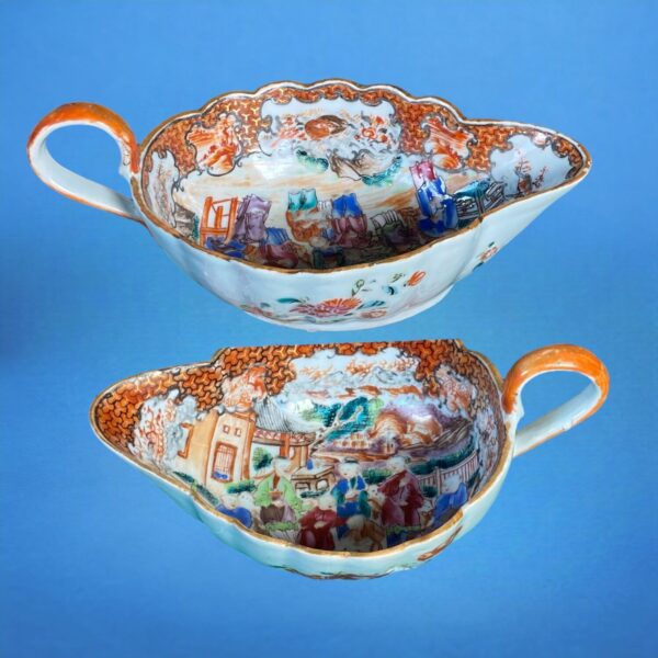Pair of C18th Chinese Export Porcelain Sauceboats. - Image 7