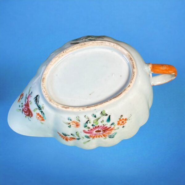 Pair of C18th Chinese Export Porcelain Sauceboats. - Image 9