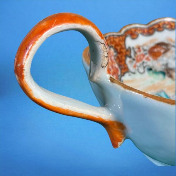 Pair of C18th Chinese Export Porcelain Sauceboats. - Image 5