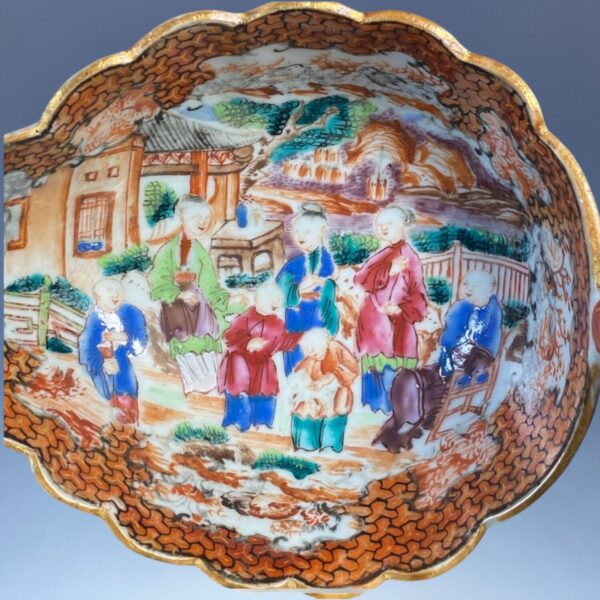 Pair of C18th Chinese Export Porcelain Sauceboats. - Image 5