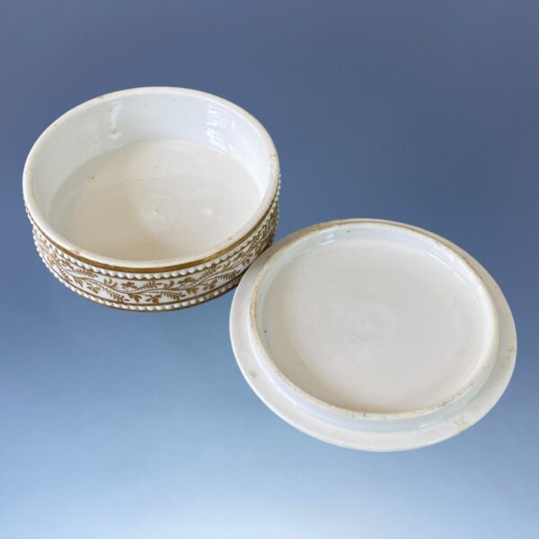 C19th English Porcelain Circular Box & Cover. - Image 7