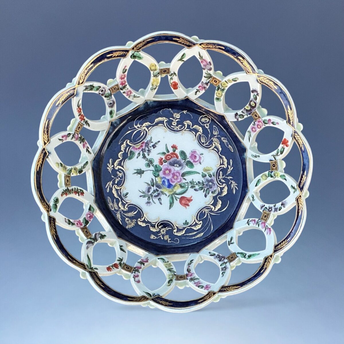 1st Period Worcester Porcelain ‘Scale Blue’ Circular Basket