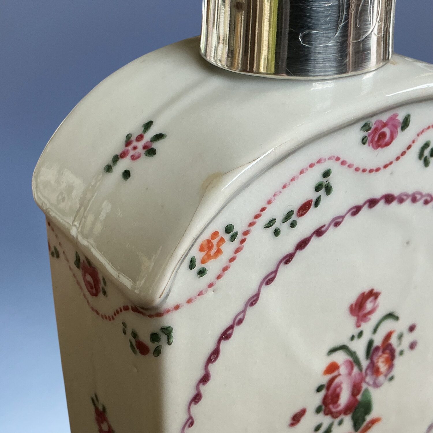 Chinese Export Porcelain Tea Cannister - Image 9