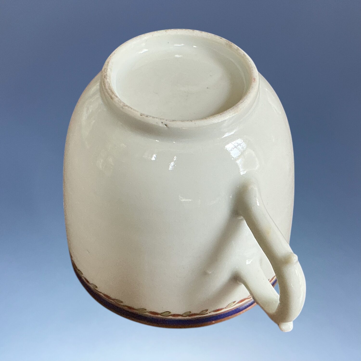 Pair of C18th Chinese Export Porcelain Coffee Cups - Image 2