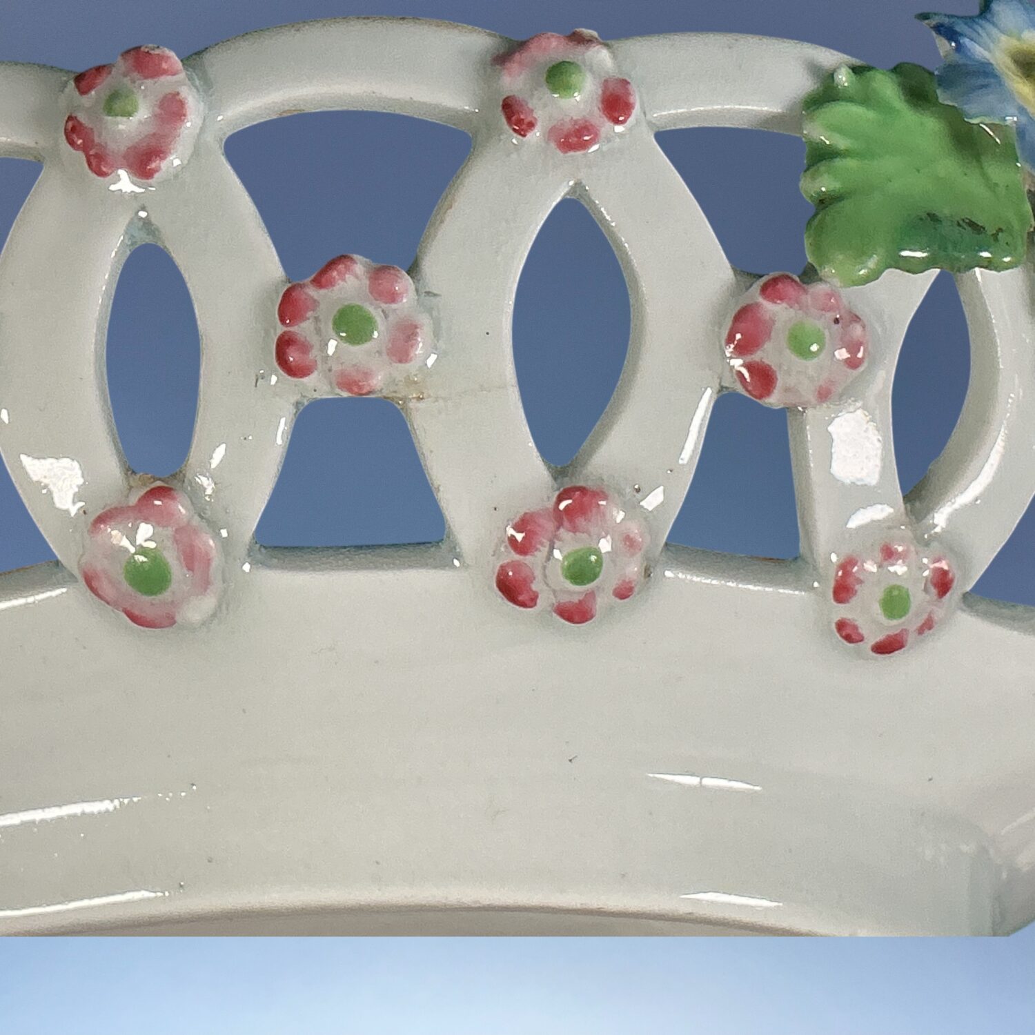 C18th Worcester Porcelain Oval basket - Image 11