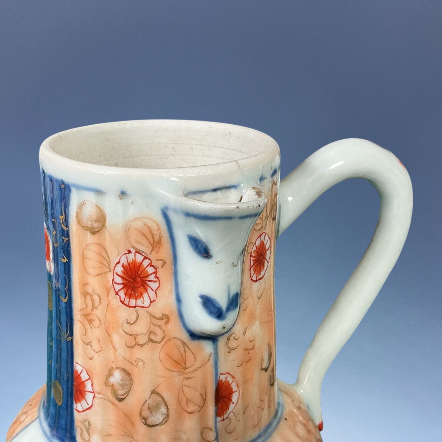 C18th Chinese Export 'Imari' Chocolate Pot & Cover. - Image 4