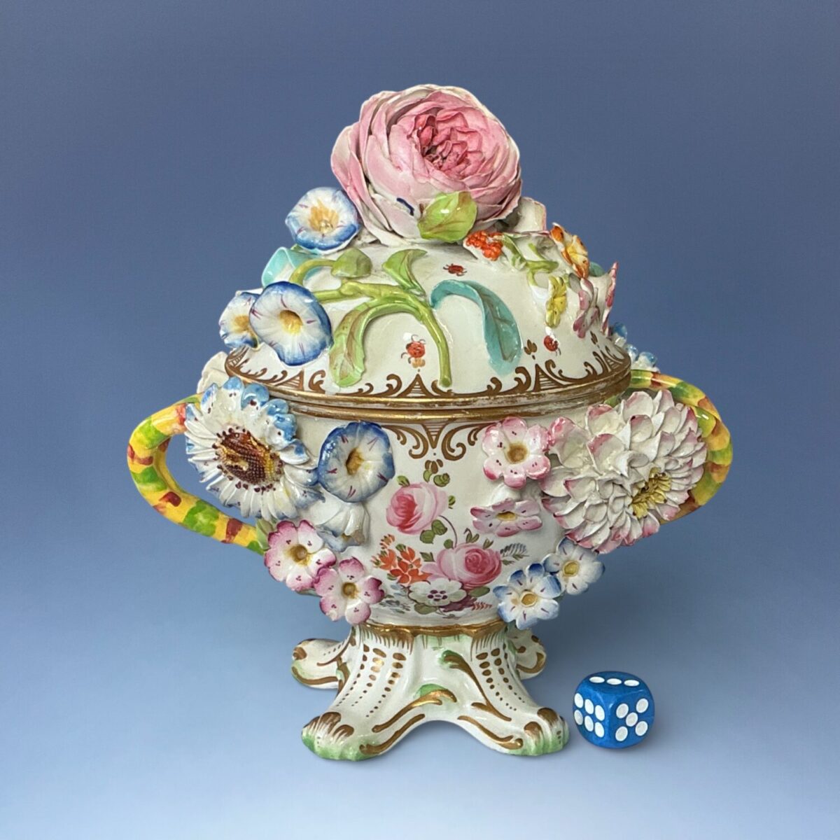 (Clearance) – Coalbrookdale Porcelain Bowl & Cover (r)