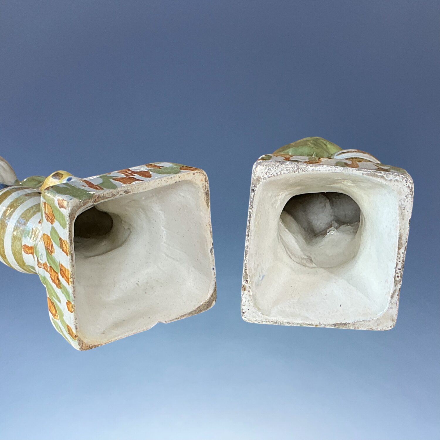 Pair of Early Staffordshire - Pratt Ware Figures of Boys Leaning on Barrels - Image 7