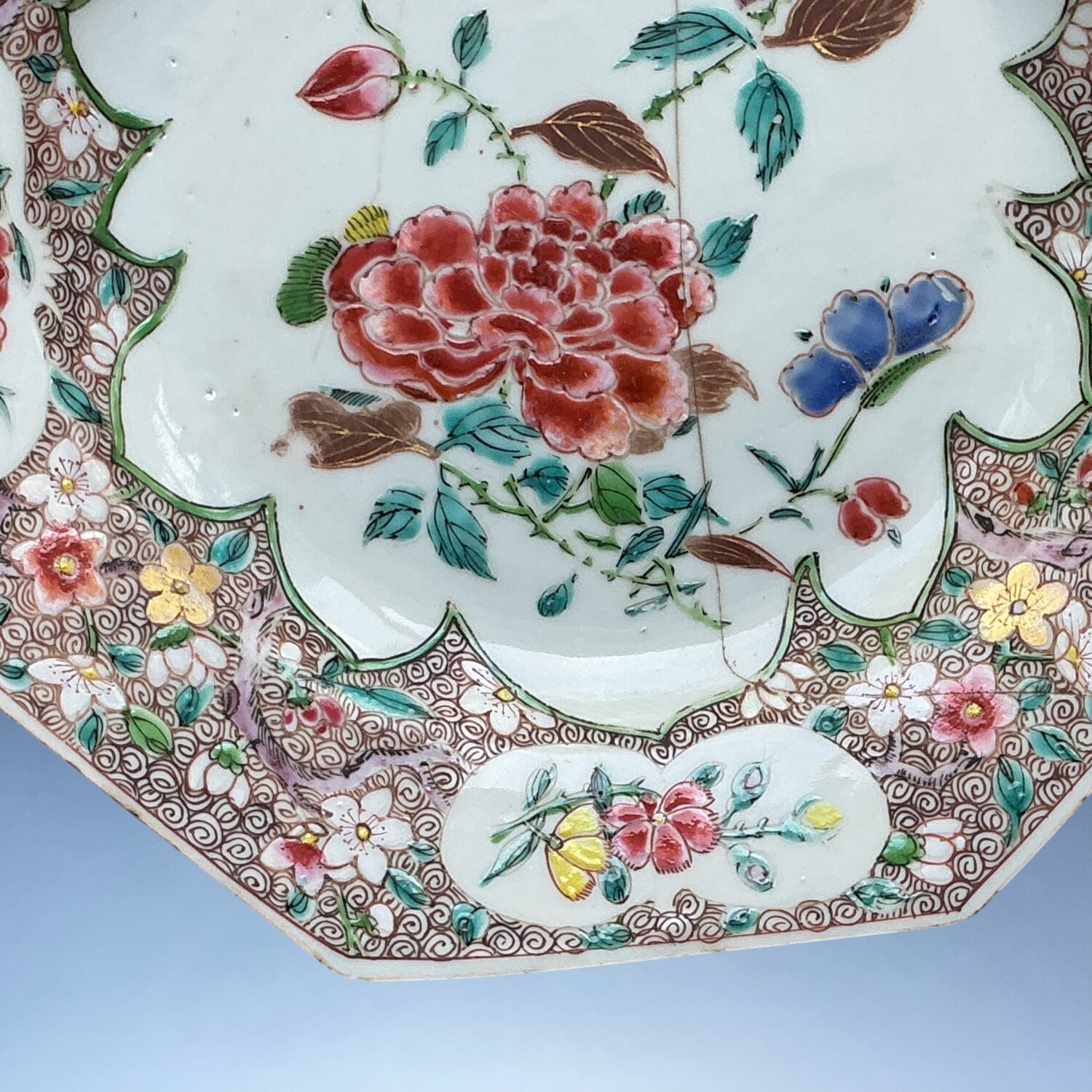 (Clearance) Pair of Qianlong Period, Famille Rose Octagonal Plates (af) (RESERVED) - Image 9