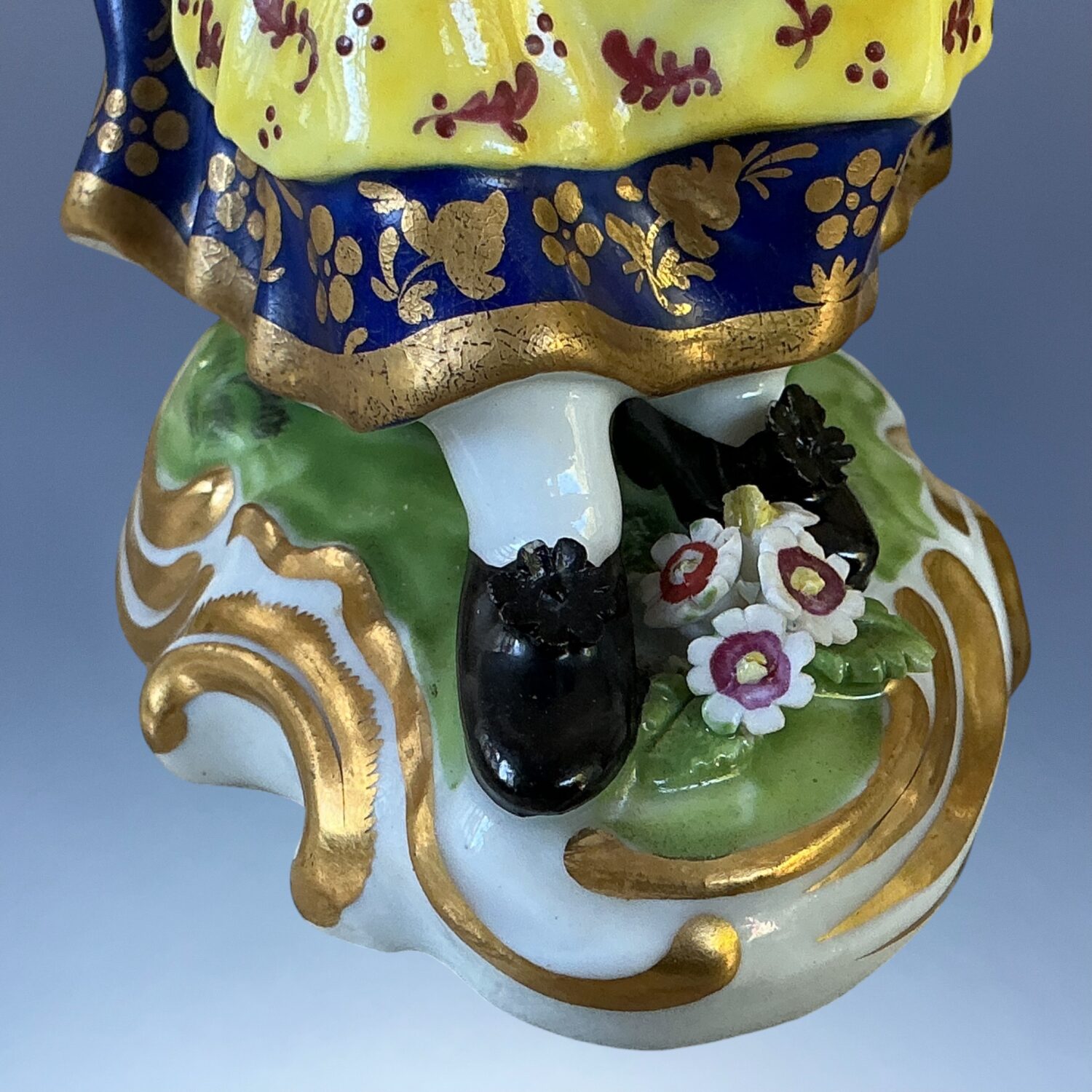 (Clearance) Pair of Derby Style Figures of Flower Sellers. - Image 4