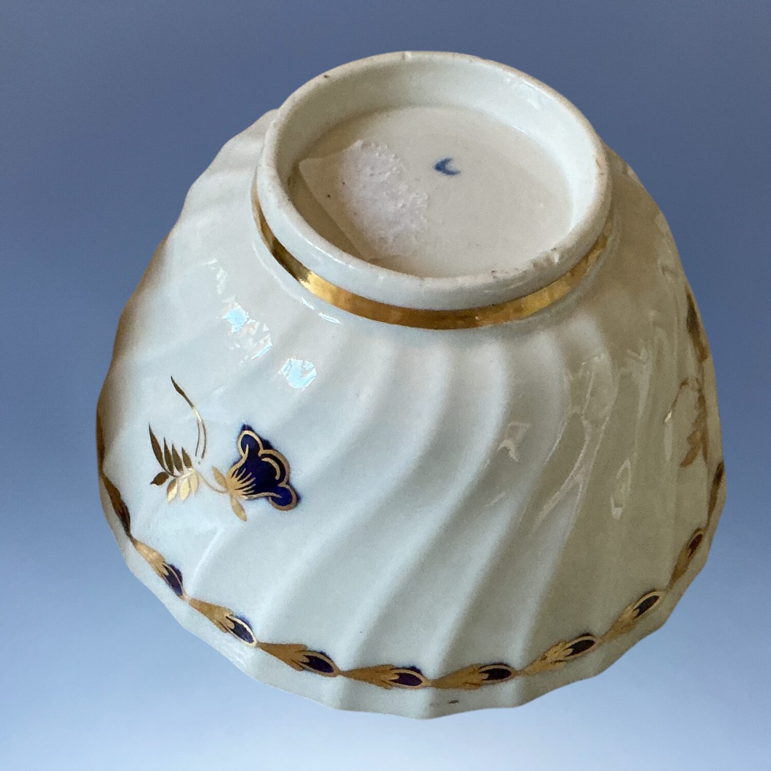 TWO Late C18th Worcester Porcelain Teabowls. - Image 3