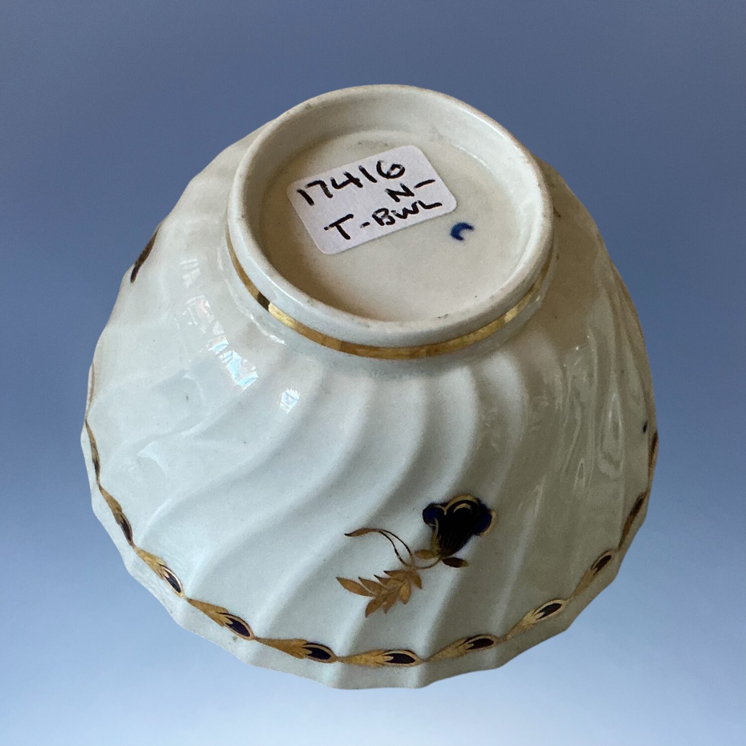 TWO Late C18th Worcester Porcelain Teabowls. - Image 4